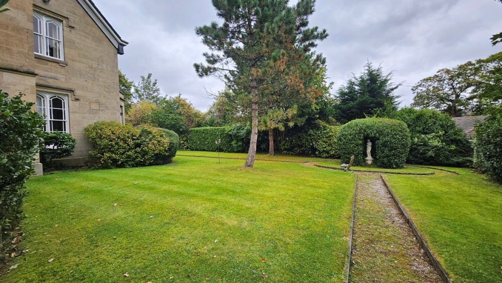Property photo 3 of 32 4