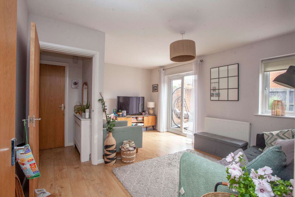 Property photo 3 of 16