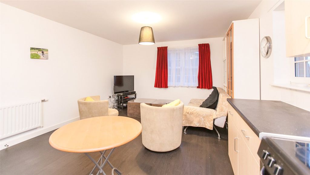 Property photo 3 of 9 Photo 3