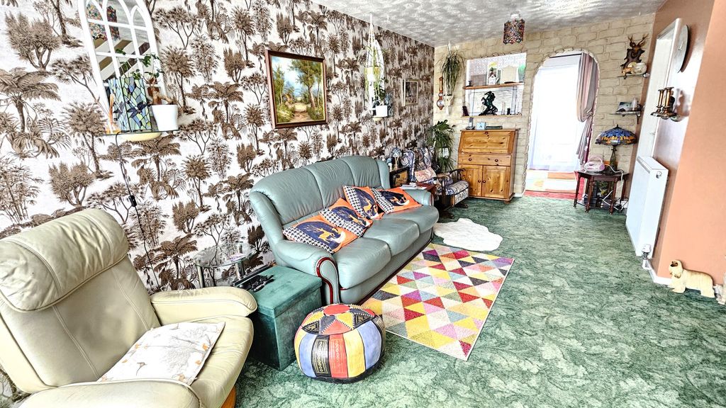 Property photo 3 of 14 A20240503_134053