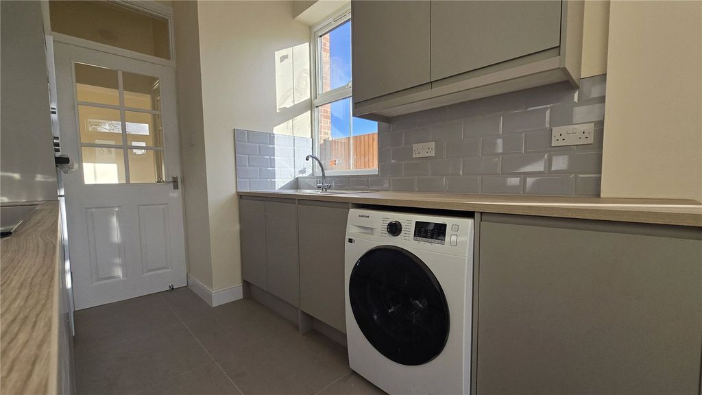 Property photo 3 of 16 Picture No. 05