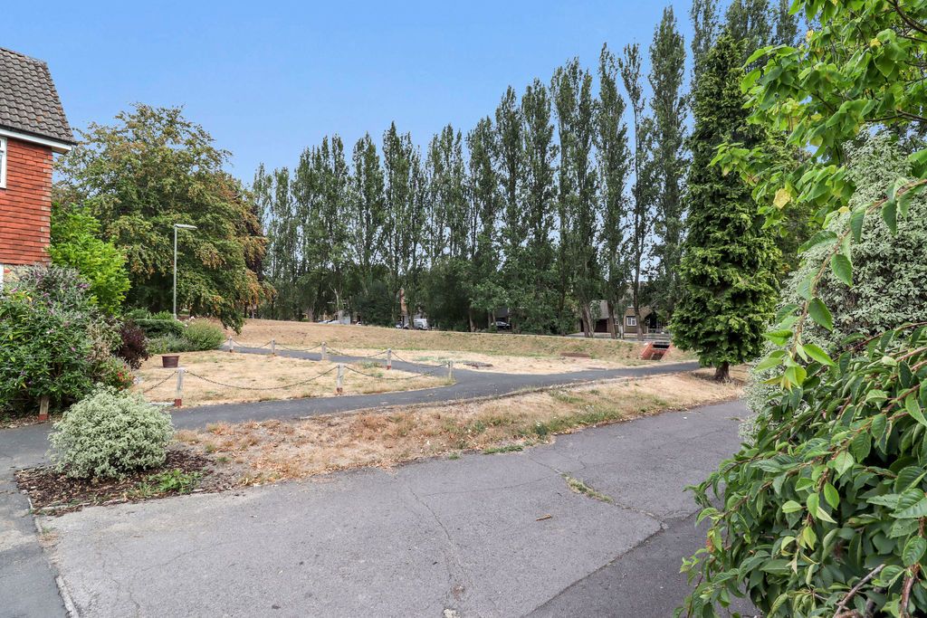 Property photo 2 of 31 Photo 32