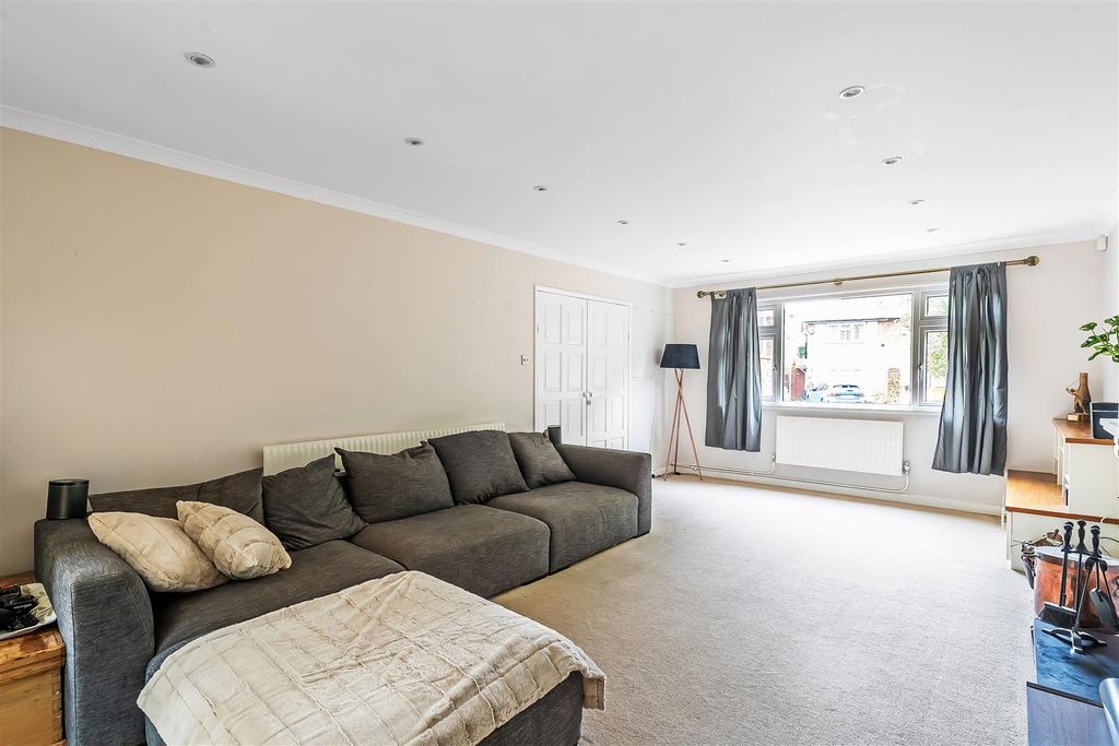 Property photo 2 of 37 29A-Agates-Lane-12.Jpg