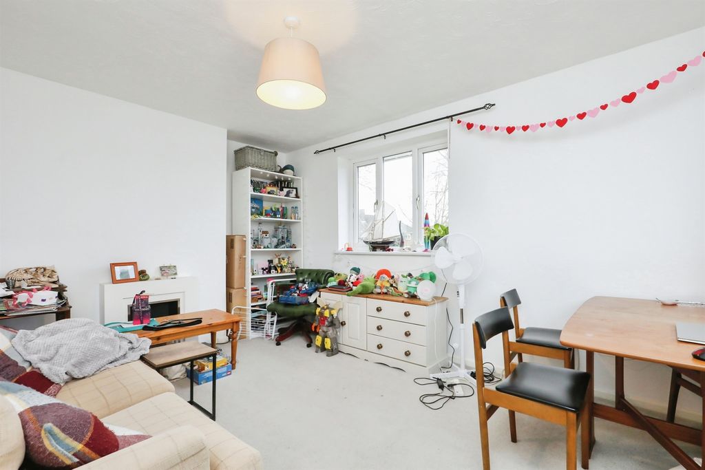 Property photo 3 of 13
