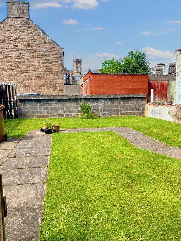 Property photo 2 of 11