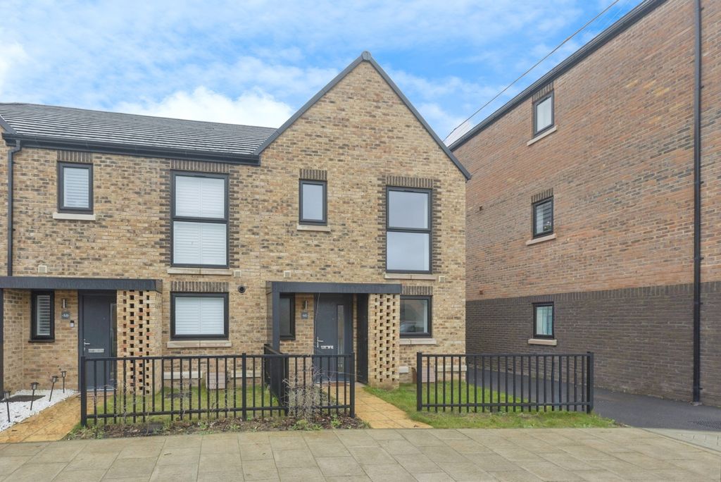 Property photo 1 of 16 Front