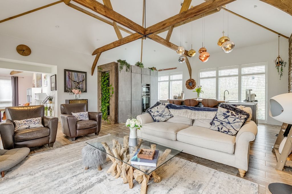 Property photo 2 of 24 4892845