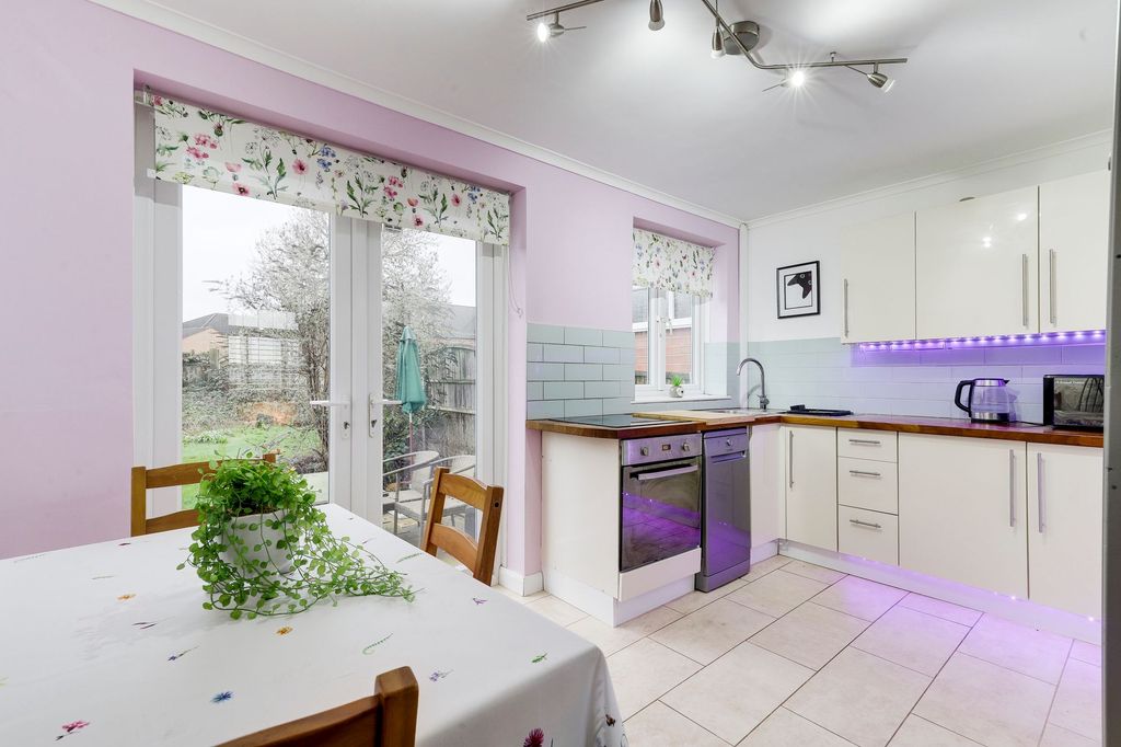 Property photo 3 of 19