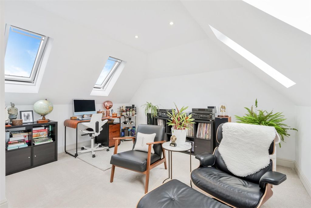 Additional image 19 of 5 bed detached house for saleCaversham Close, Coulsdon CR5