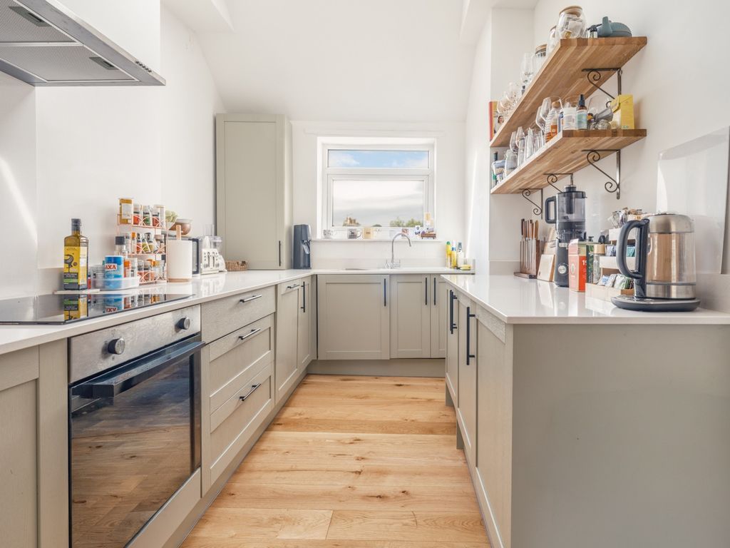 Property photo 3 of 16 4352973