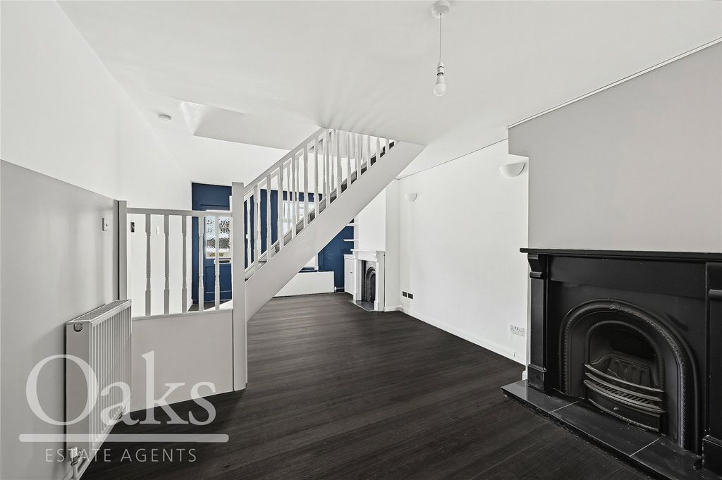 Property photo 2 of 8 Picture No. 12