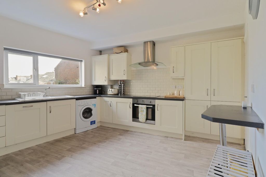 Property photo 1 of 24 Kitchen