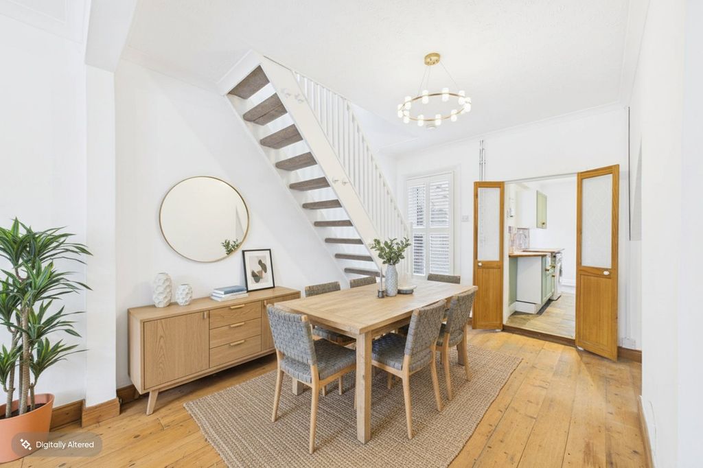 Property photo 3 of 8 Picture No. 21