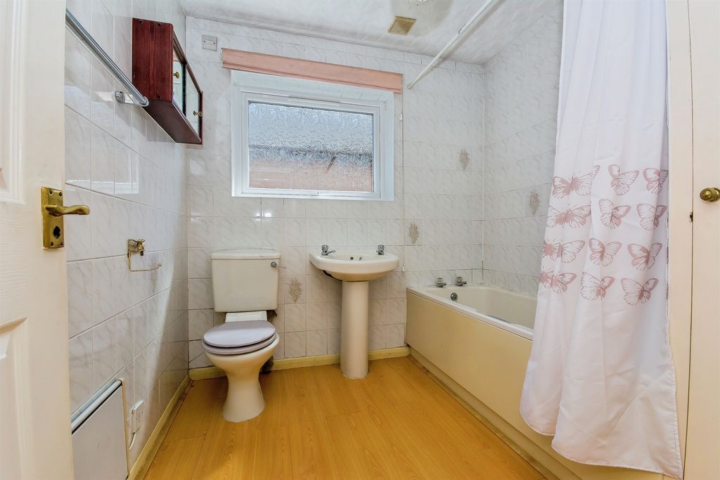 Property photo 2 of 20