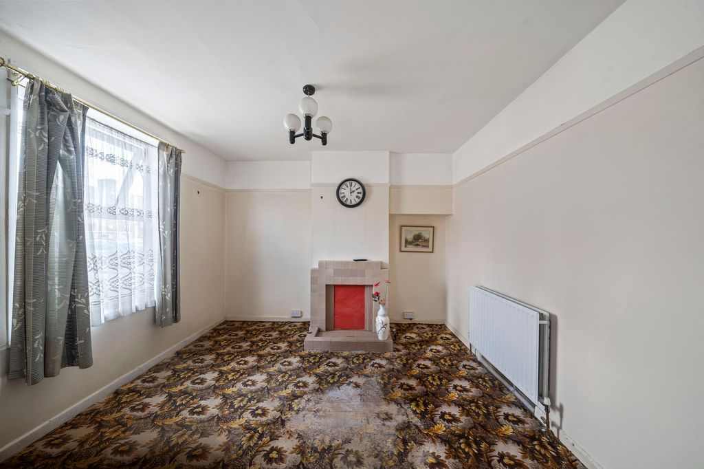 Property photo 3 of 10