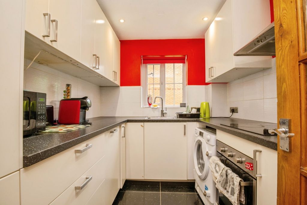 Property photo 3 of 13 Separate Kitchen