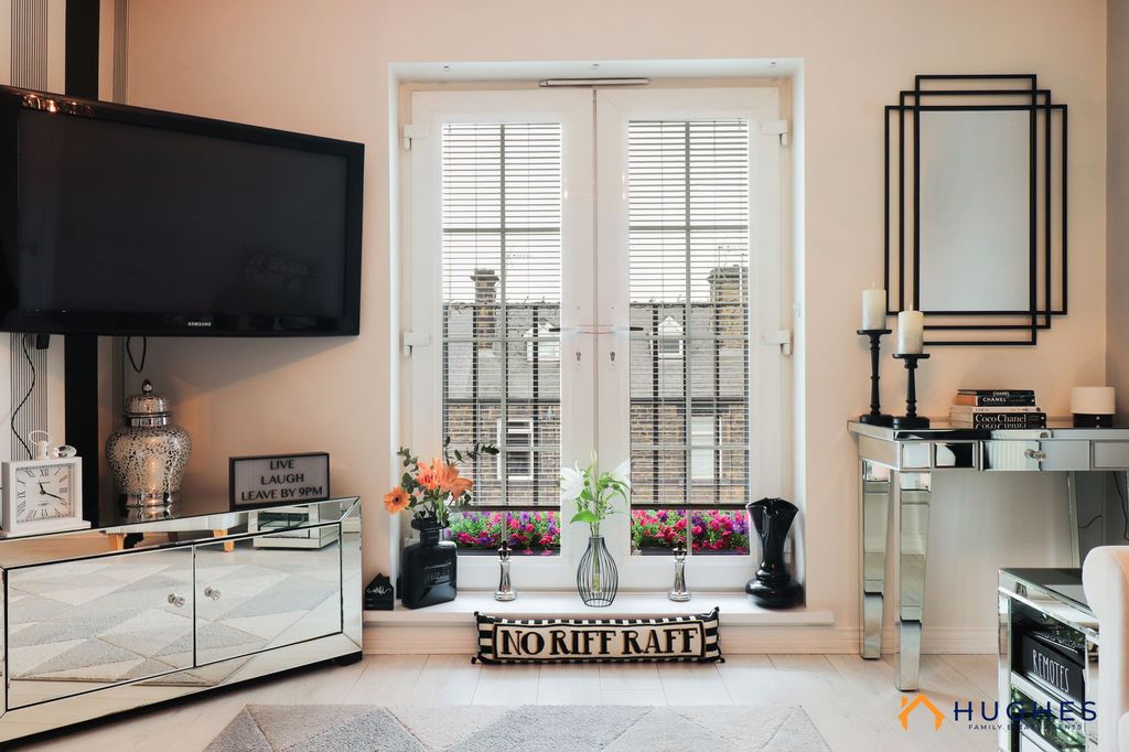 Property photo 2 of 23