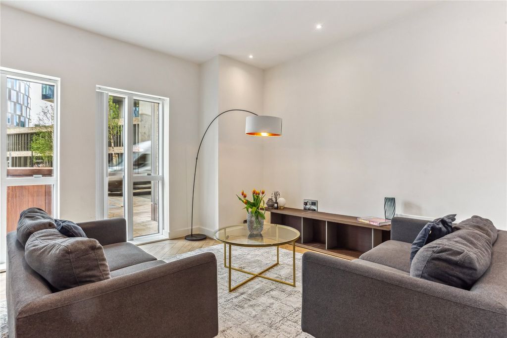 Property photo 3 of 19 Living