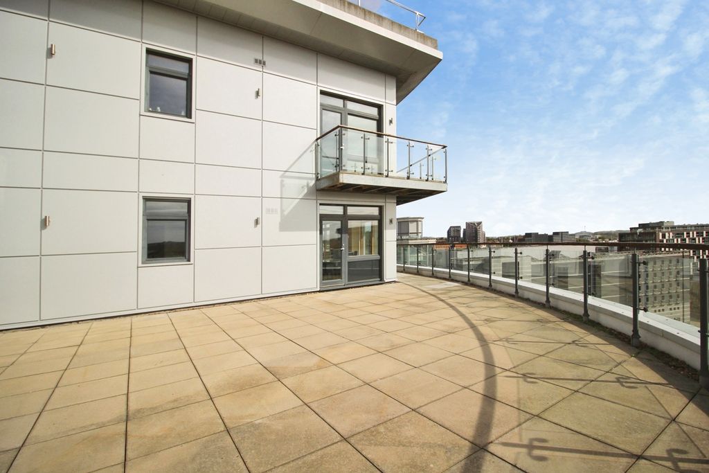 Property photo 1 of 18 Pbox-Img.Jpg
