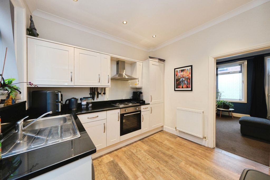Property photo 3 of 12 Pbox-Img.Jpg