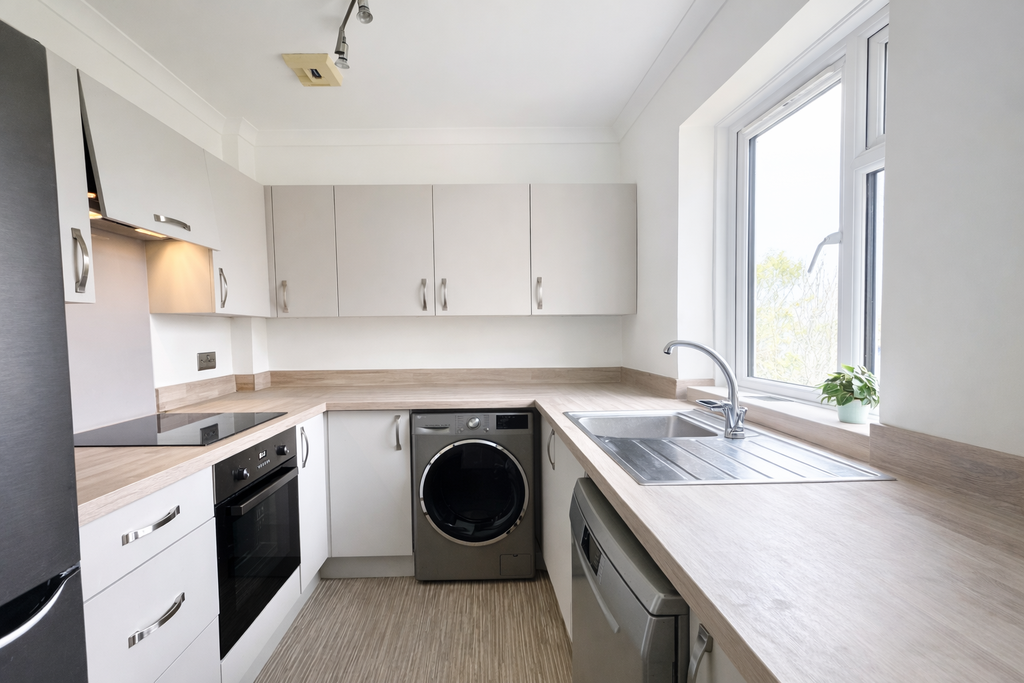 Property photo 2 of 16 Kitchen