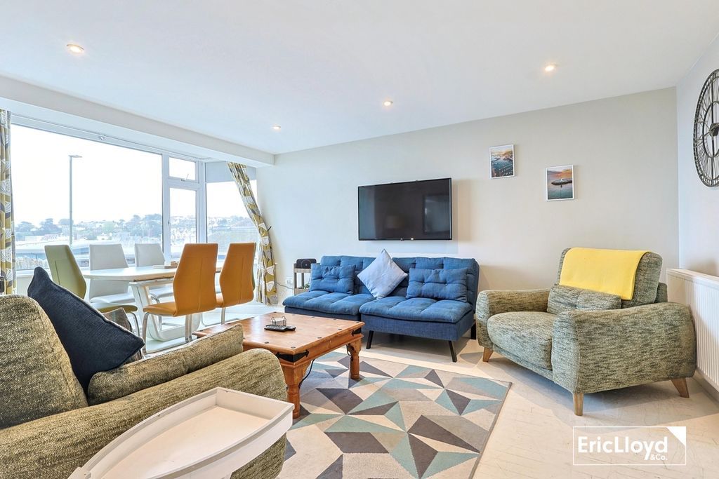 Property photo 3 of 19 Photo 10