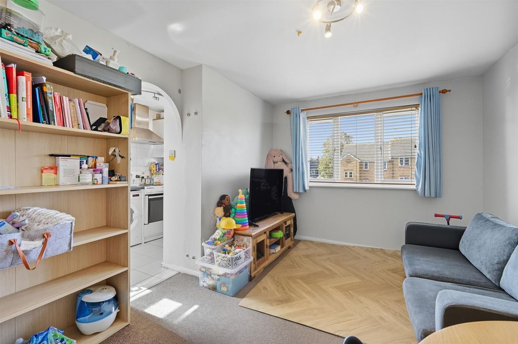 Property photo 2 of 13 3