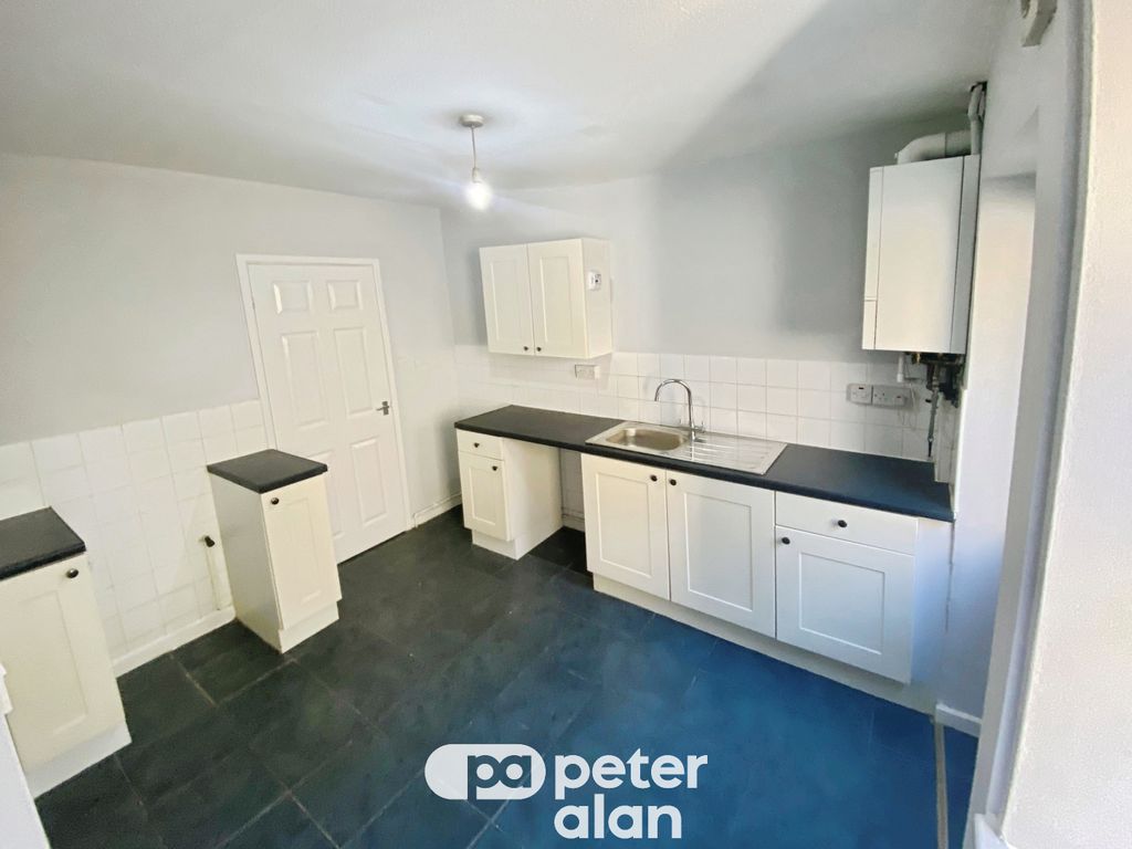 Property photo 3 of 7 Living Room