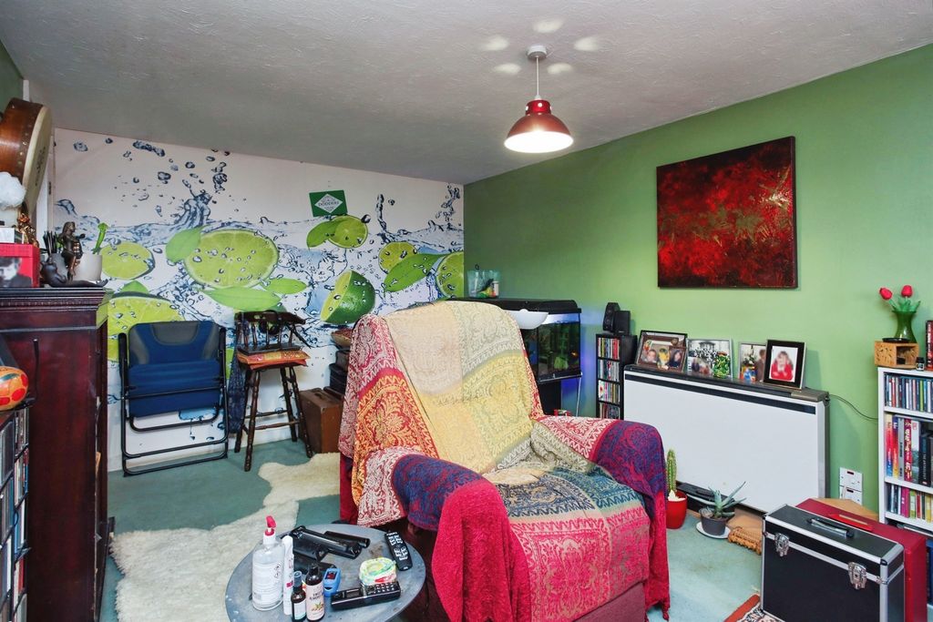 Property photo 3 of 20