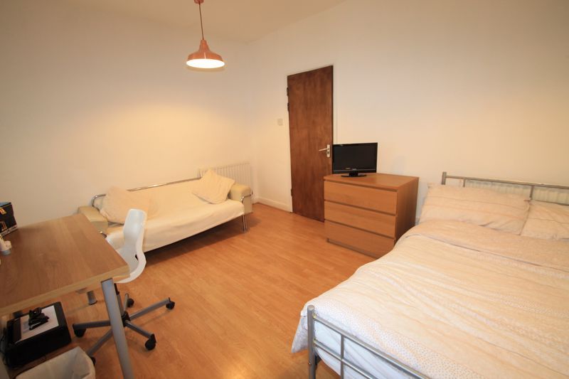 Property photo 2 of 8 Photo 8