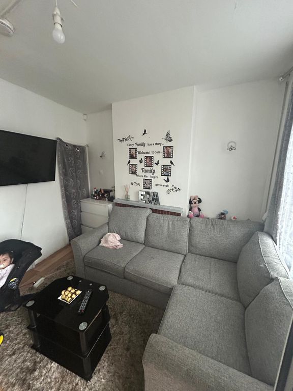 Property photo 3 of 5