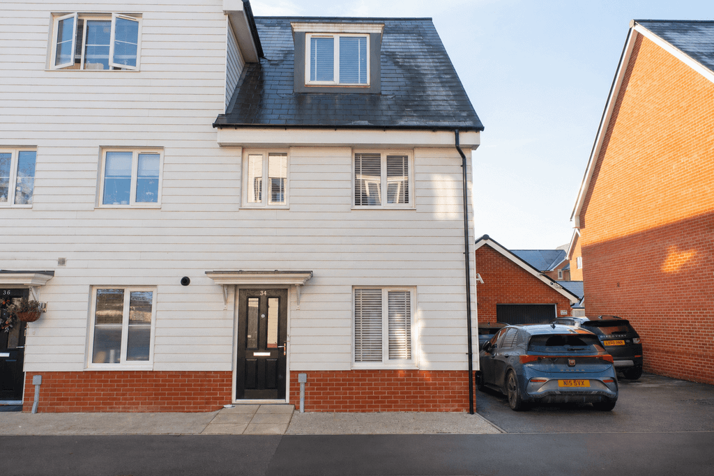 Property photo 1 of 12 3 Bedroom House