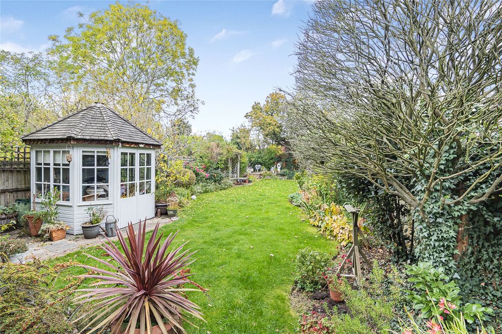 Property photo 2 of 28 Garden