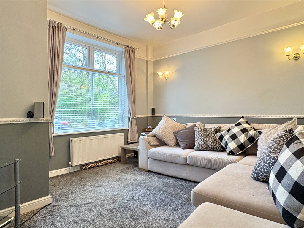 Property photo 2 of 14 Lounge