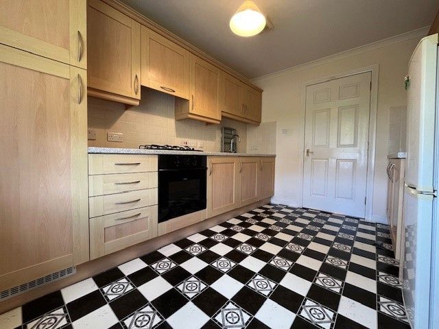 Property photo 2 of 11 Kitchen