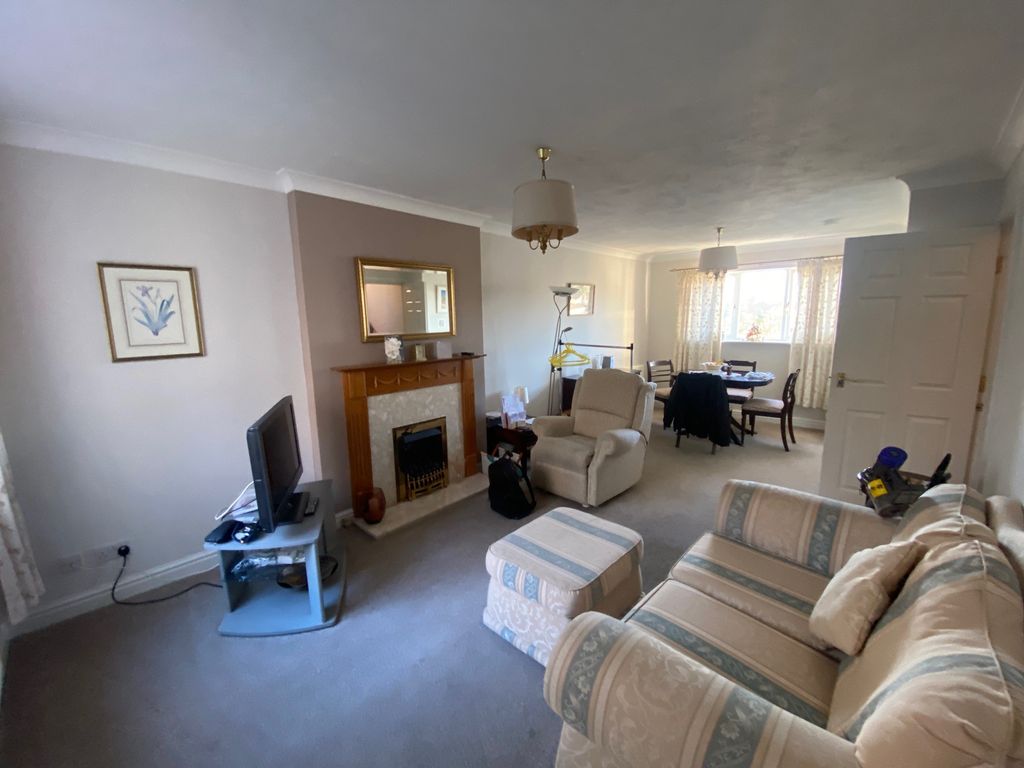 Property photo 2 of 14