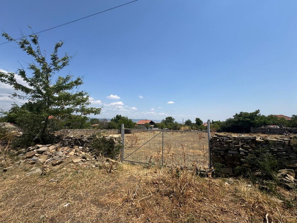 Property photo 1 of 6