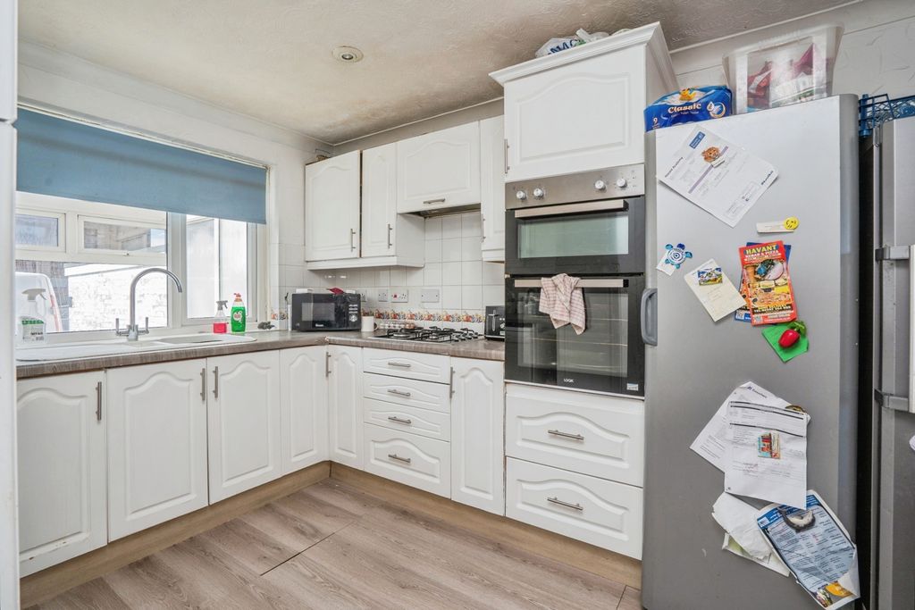 Property photo 3 of 16 Pbox-Img.Jpg