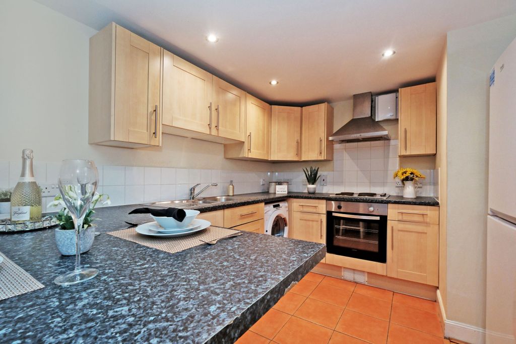 Property photo 2 of 20