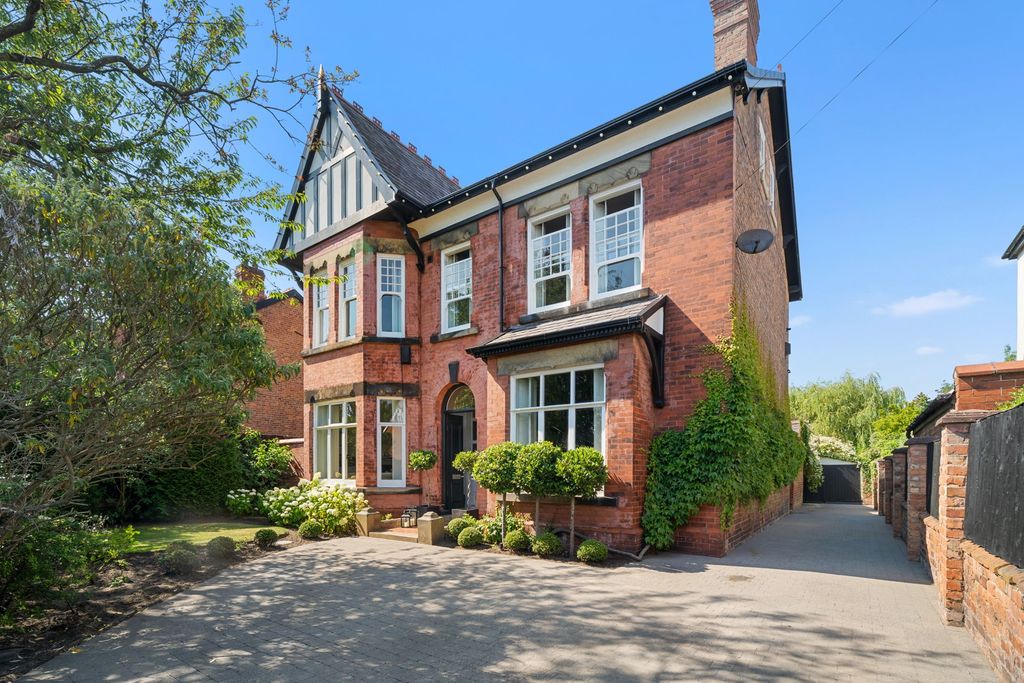 Property photo 1 of 51
