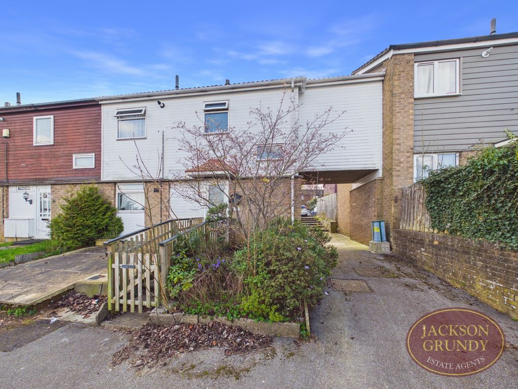 Property photo 1 of 11 Midfield Court