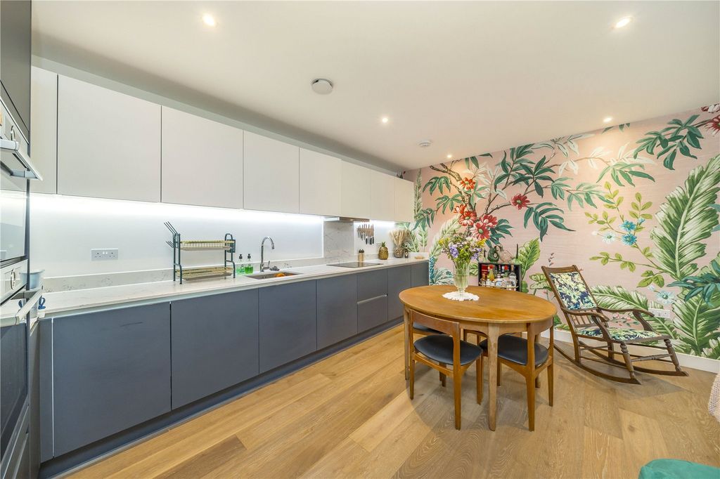 Property photo 3 of 9 Picture No. 11