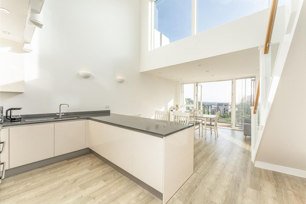 Property photo 3 of 16 003.Jpg