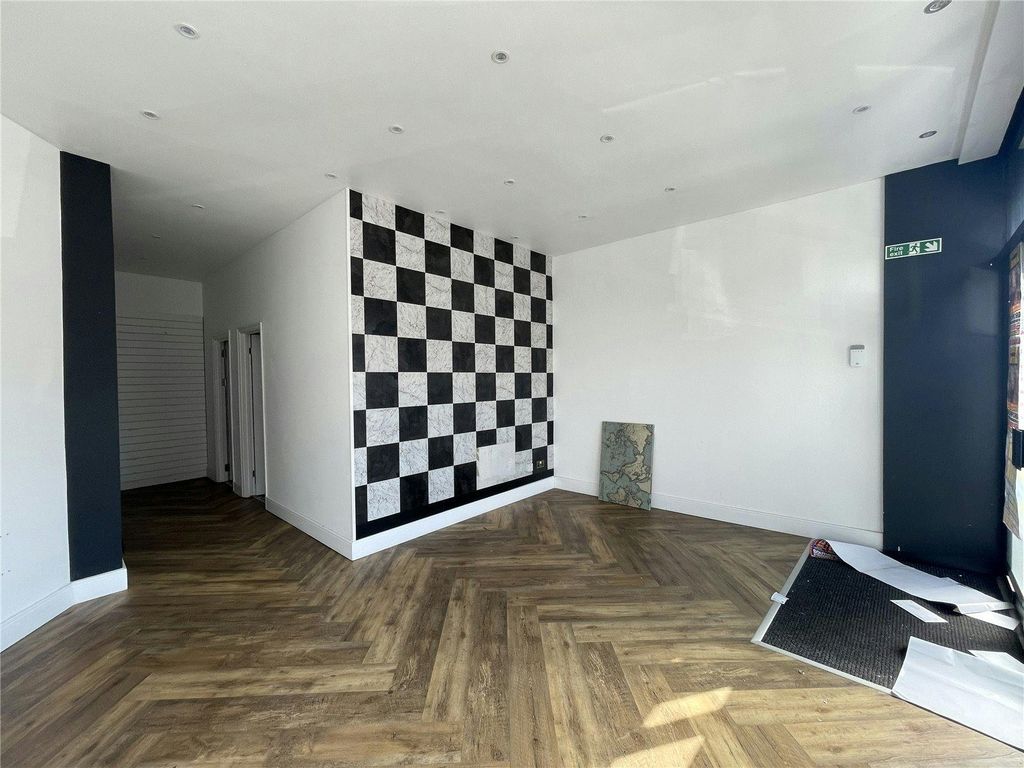 Property photo 3 of 7 Dbs260061_14