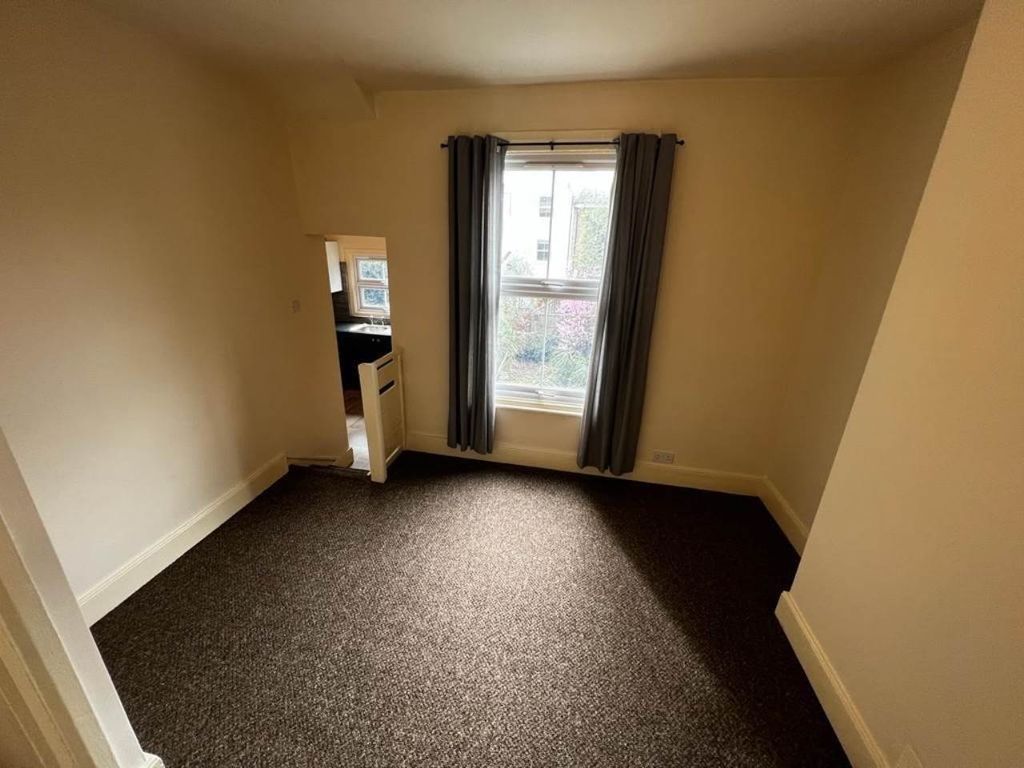 Property photo 2 of 8 Graham 2