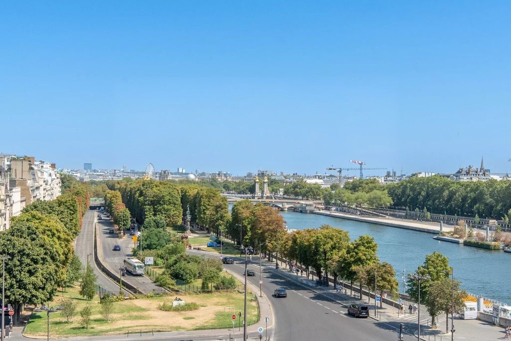 Property photo 1 of 15 Exceptional Top-Floor Apartment - Alma Montaigne