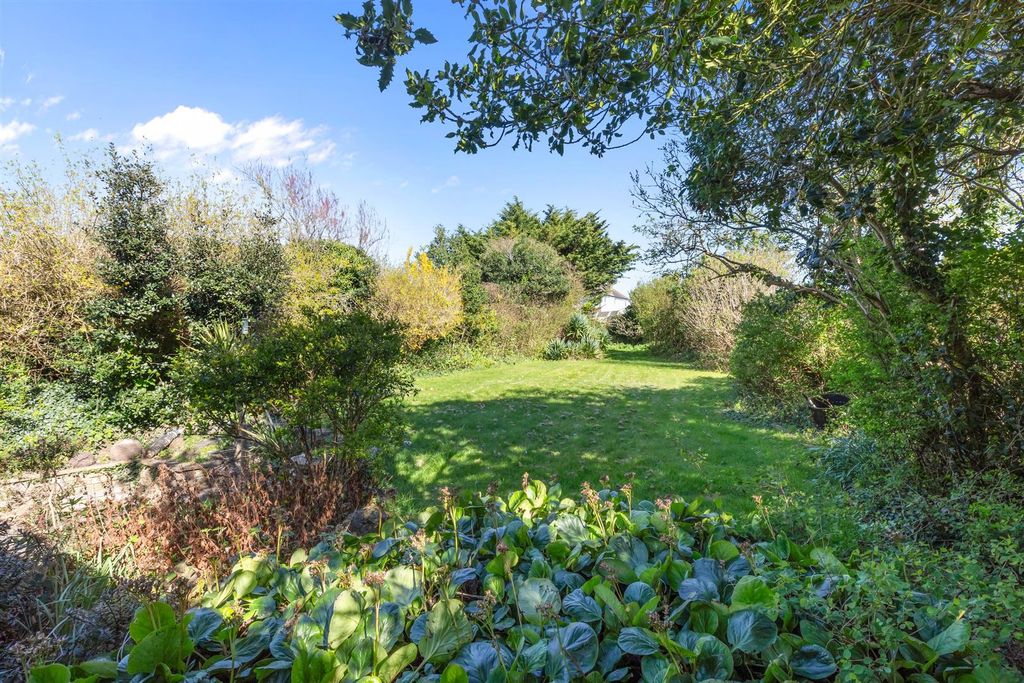 Property photo 2 of 11 Benett Drive-10.Jpg