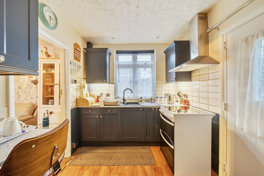 Property photo 2 of 21