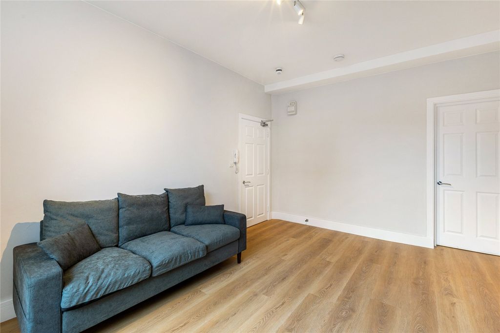 Property photo 3 of 6 Picture No. 02