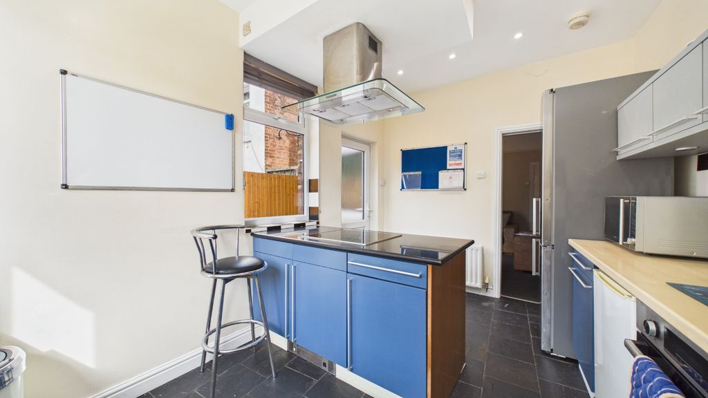 Property photo 3 of 30 1786984